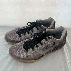 Size 9 | UK 8 | EU 42.5 Men’s Nike Kobe 9 EM Premium Metallic Silver